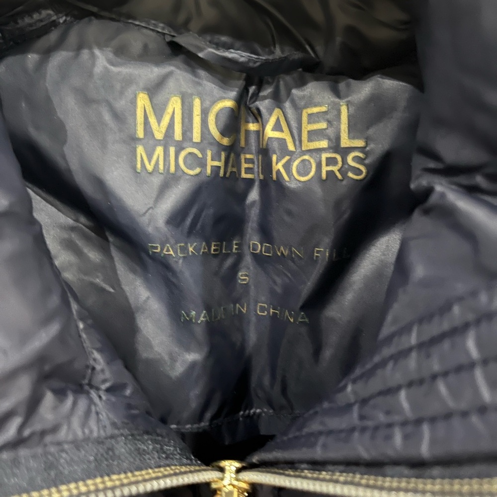 Michael Kors Packable Down Vest size Small - Picture 3 of 3